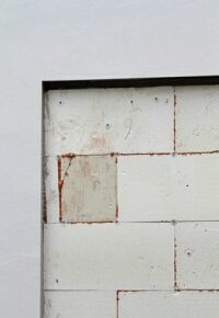 Fehler vermeiden: Bohrmaschine auf Brusthöhe halten