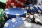 Wohnung im Casino-Style: Pokertisch, Pokerchips und Co als Deko nutzen