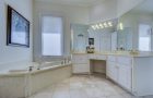 DIY-Montage einer Eckbadewanne mit Schürze